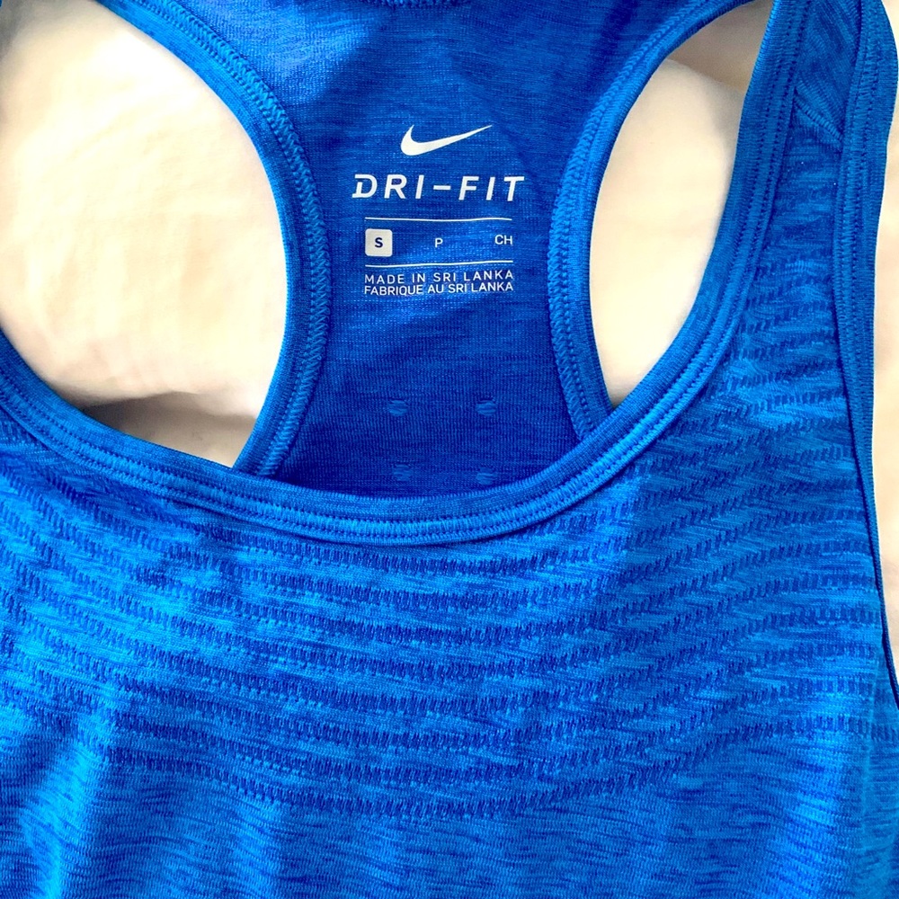 Nike top - Picture 3 of 4